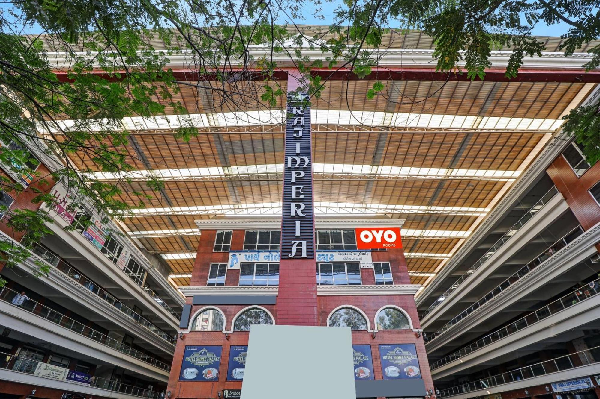 Hotel O Shree Palace Utran Exterior foto